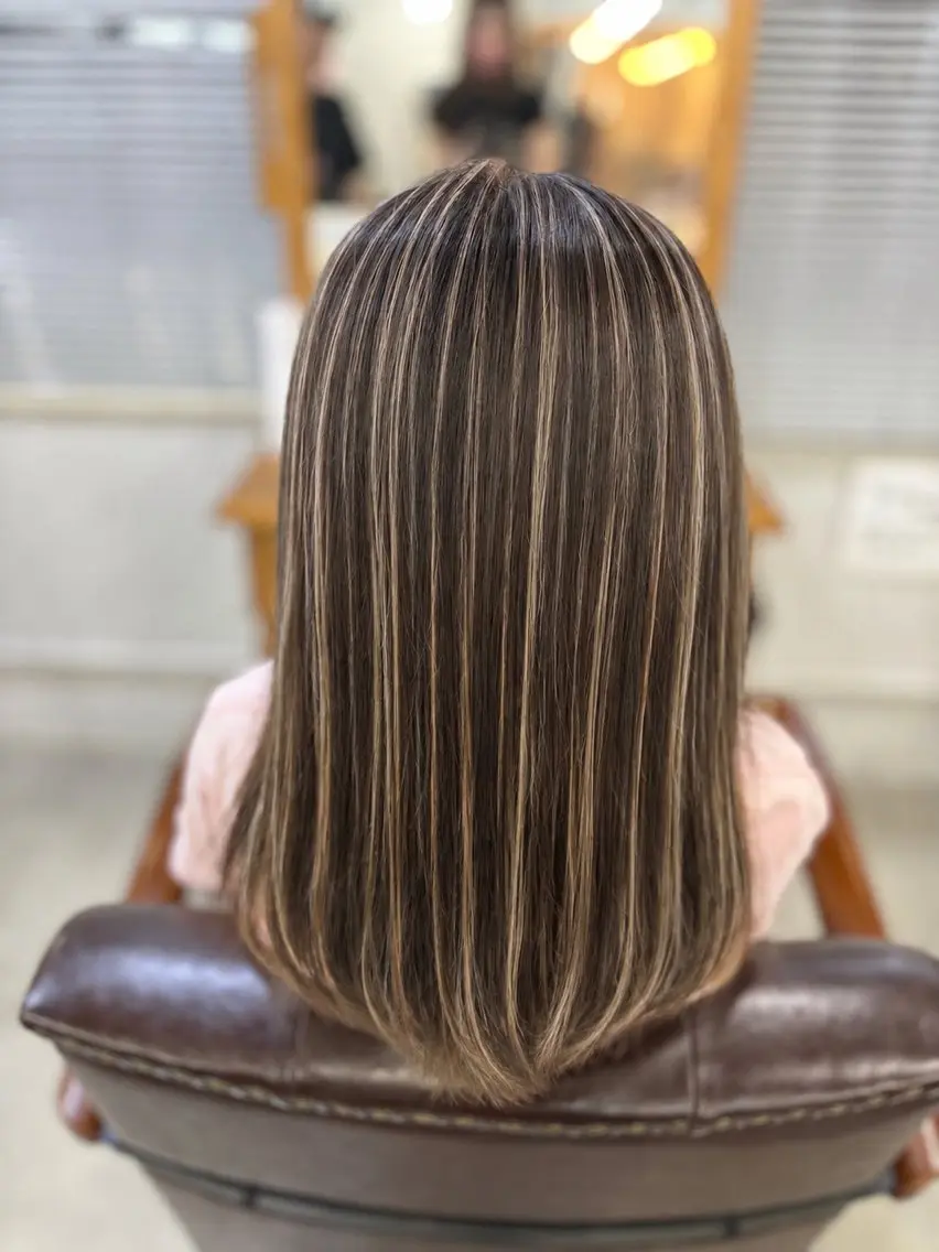 セミロング ハイライト 艶髪🫧透明感 💎岡庭春菜🎀のヘアスタイル