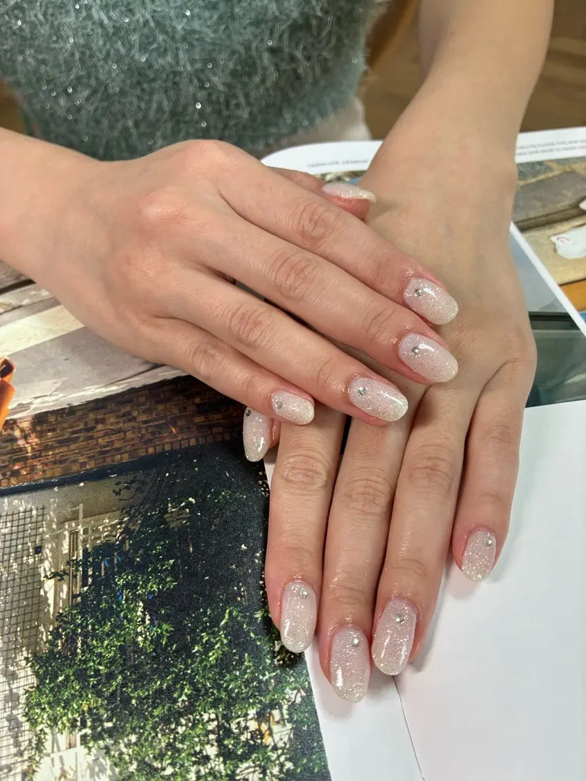 ミディアム ハンドネイル ist. （ｲｽﾄ）のネイルデザイン