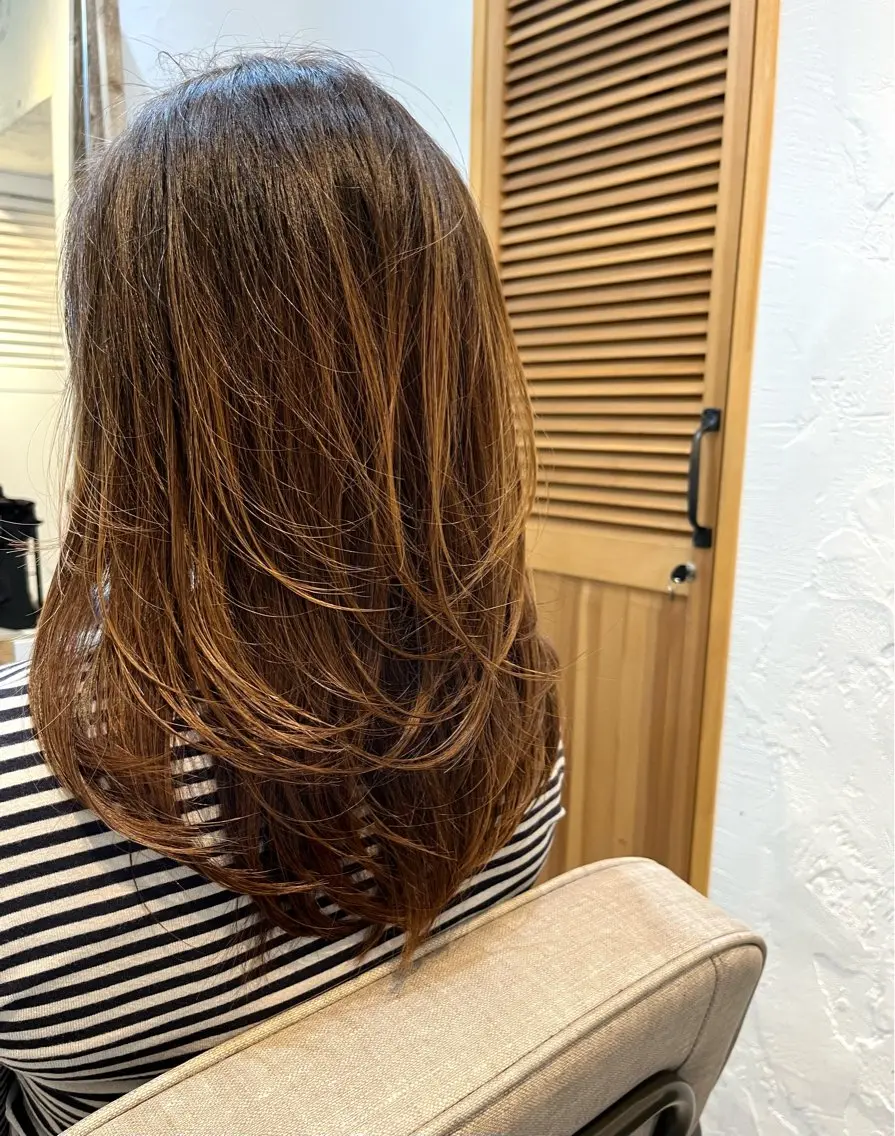 セミロング カラー レイヤーカット カット ヘアカラー トリートメント 瀬川 雄太のヘアスタイル