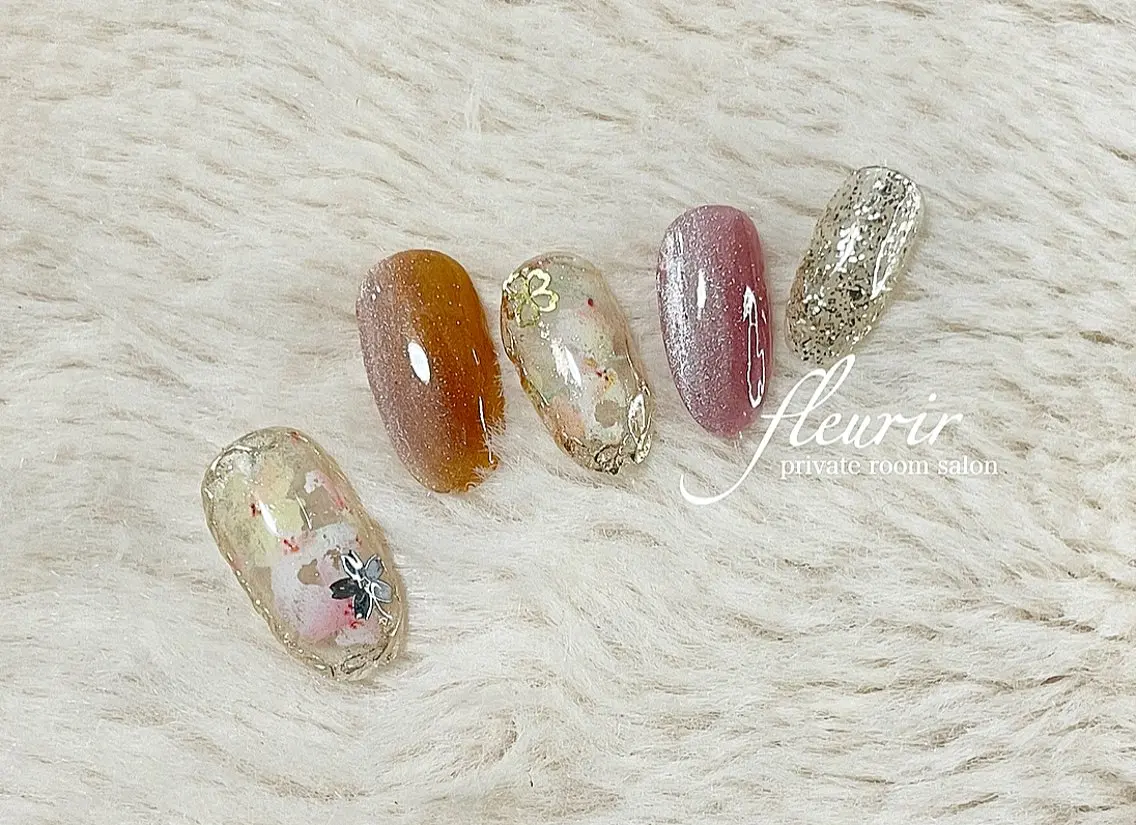 ネイル 桜ネイル フラワーネイル ゴールド ホログラムネイル マグネットネイル フルリール 【プライベートサロンのネイルデザイン