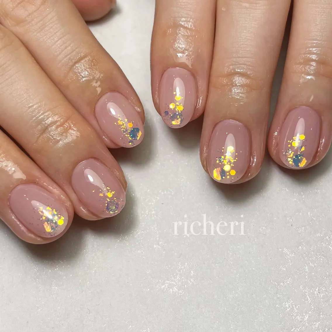 ミディアム ネイル ハンドネイル richeri beautyのエステ・リラクイメージ