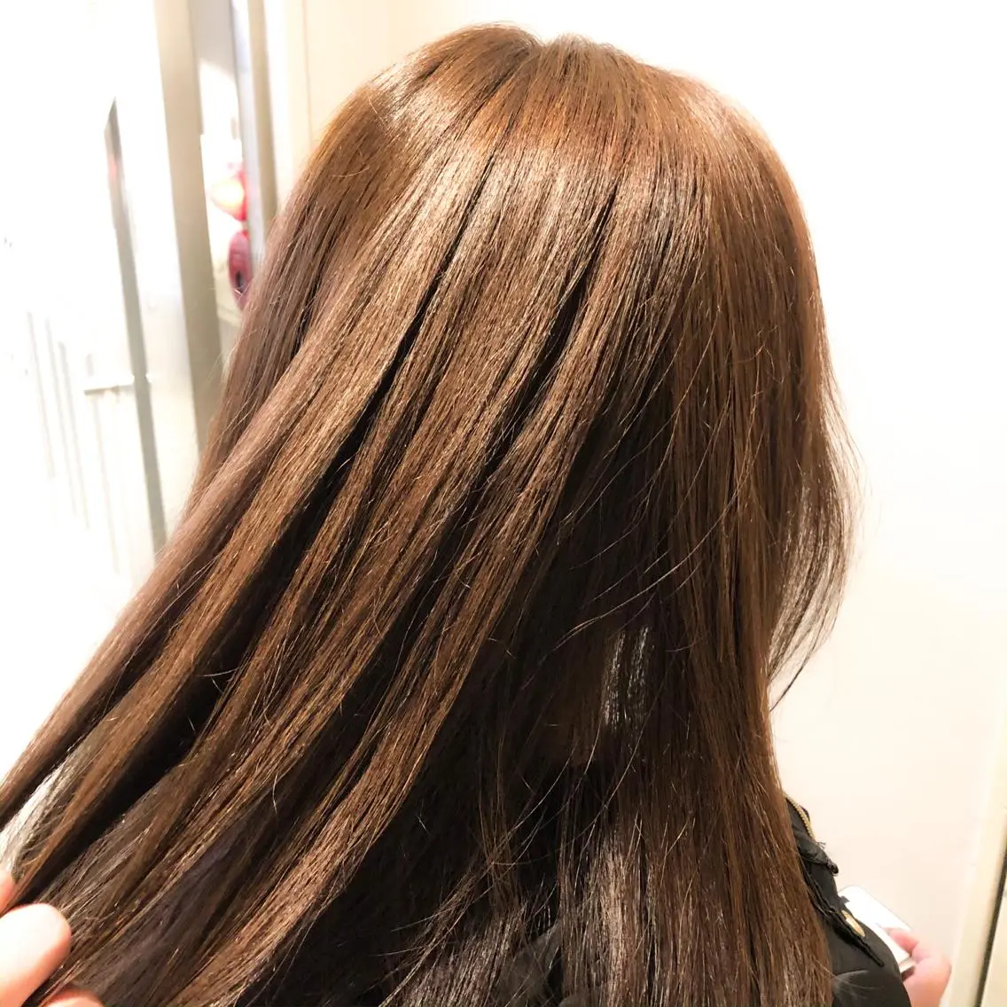 セミロング カット ヘアカラー ハイトーン×レイヤー カットTAKUMIのヘアスタイル