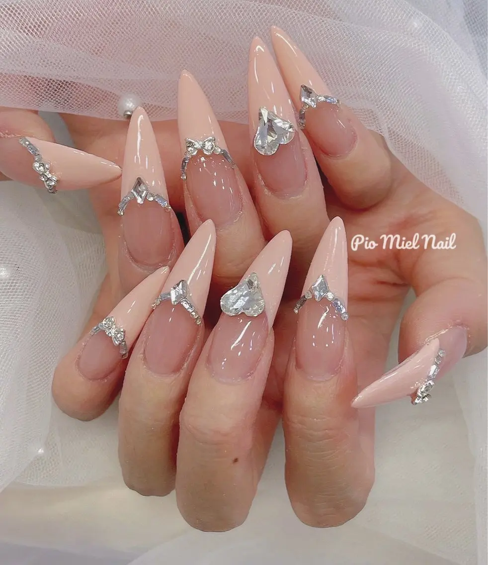 ロング Pio Mielのネイルデザイン