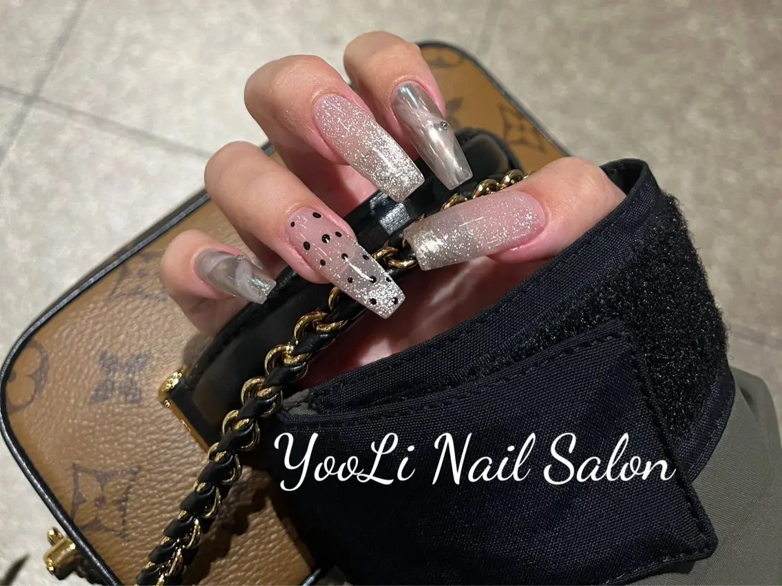 ネイル アートネイル オーロラネイル チークネイル フレンチネイル ガラスフレンチ ハンドネイル 🎀YooLi Nail salonのネイルデザイン