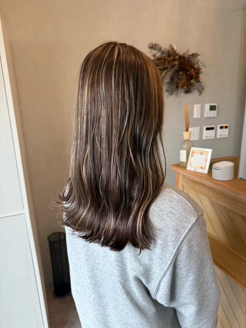 ロング ハイライト HIYORI / luanaのヘアスタイル