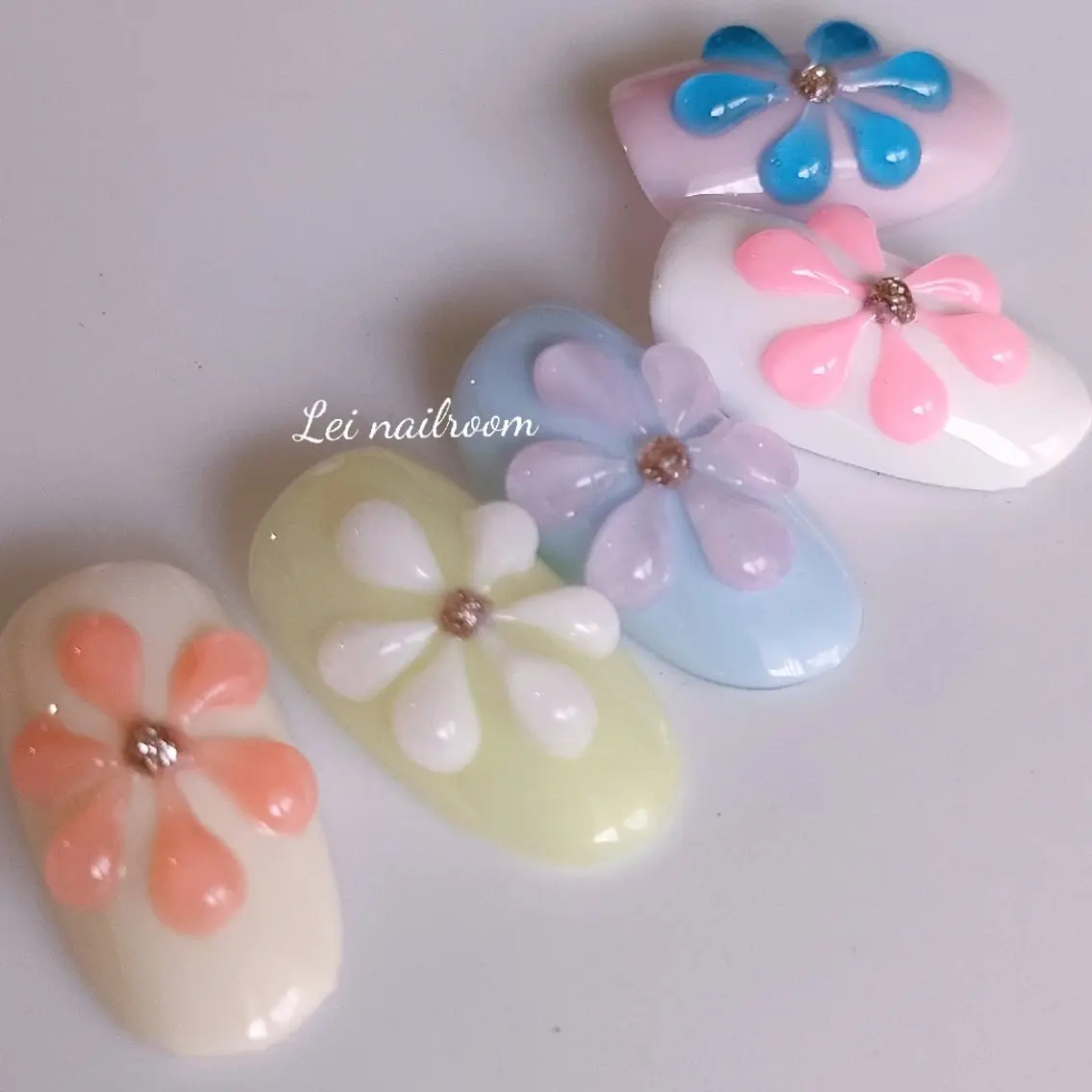ネイル ジェルネイル ワンカラーネイル ぷっくりネイル シンプルネイル 春ネイル lei🌼 nailroomのネイルデザイン