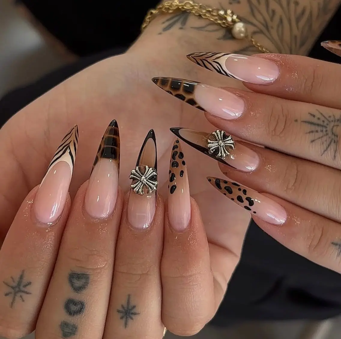 ネイル ハンドネイル NiJi Nailsのネイルデザイン