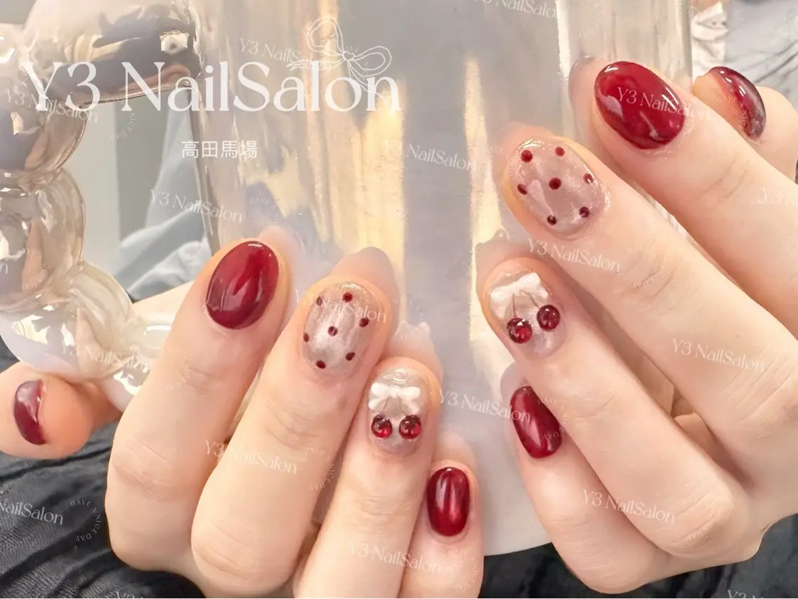 ネイル アートネイル ボルドー ドット ラメ(グリッター) 持ち込み ハンドネイル Y3 NailSalonのネイルデザイン