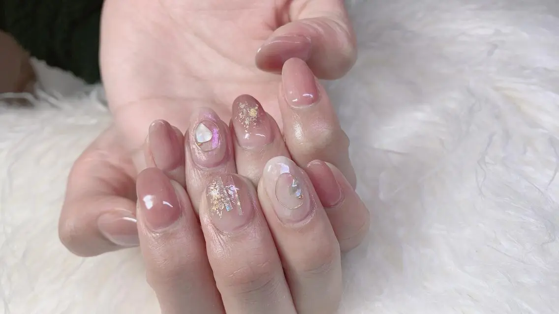 ネイル キラキラネイル ニュアンスネイル ピンク pipi ..のネイルデザイン