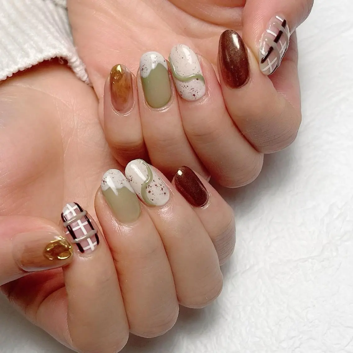ネイル アートネイル ジェルネイル キラキラネイル ミラーネイル ニュアンスネイル Y nail なんば堀江店のネイルデザイン
