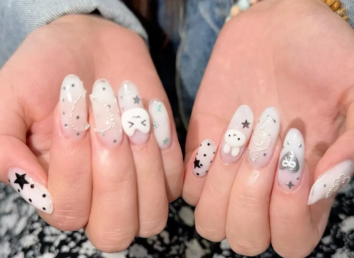 ネイル ハンドネイル 🎀 Ayaka_nailのネイルデザイン