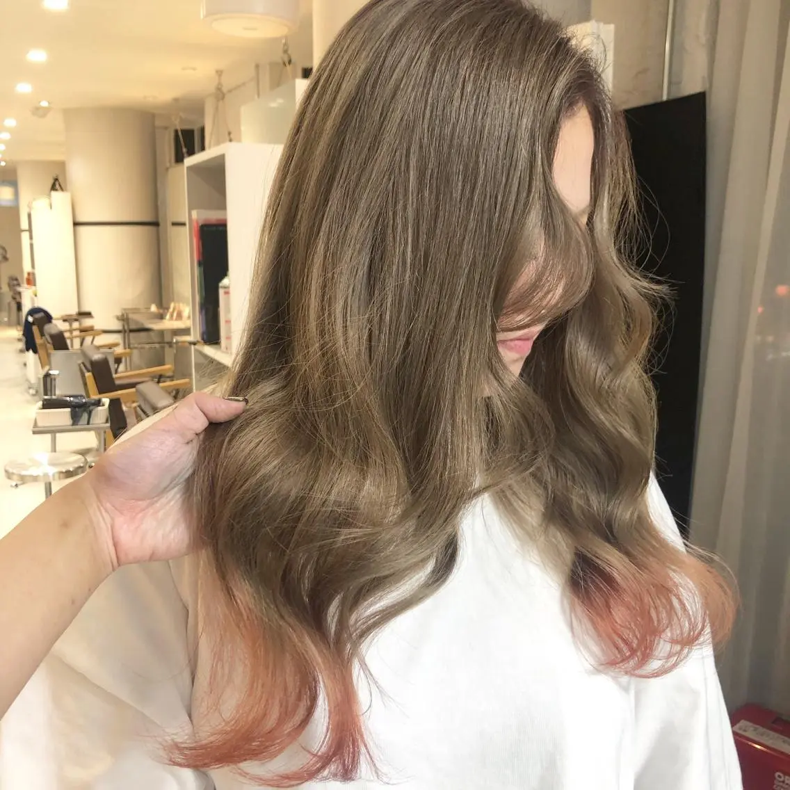 ロング カラー ベージュカラー オレンジ ORIKA 美容室のヘアスタイル