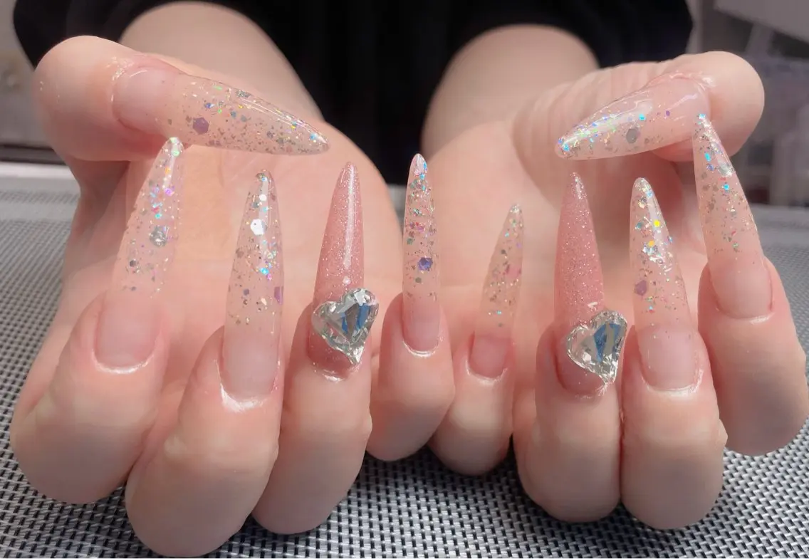 ネイル 長さ出し フレンチネイル ジェルネイル ガーリー キラキラネイル ハンドネイル 中野駅から2分 MEO NAILのネイルデザイン