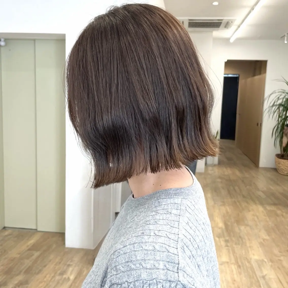 ショート カラー 透明感カラー グレージュ ボブ くびれヘア 似合わせカット カット ヘアカラー 縮毛矯正 トリートメント 艶髪/髪質改善 ナカムラのヘアスタイル