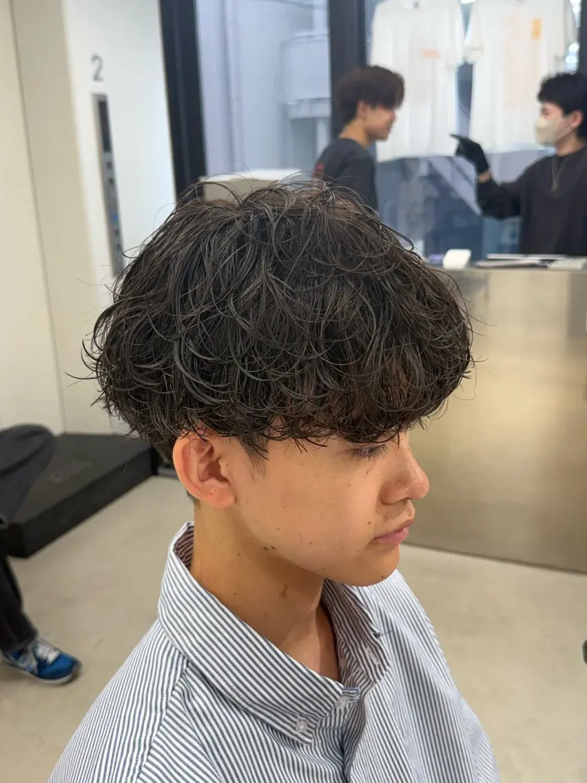 パーマ メンズ 深谷 侑亮のヘアスタイル