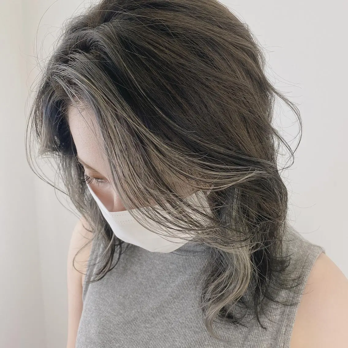 ミディアム ミストバング カット ヘアカラー 上川 開生のヘアスタイル