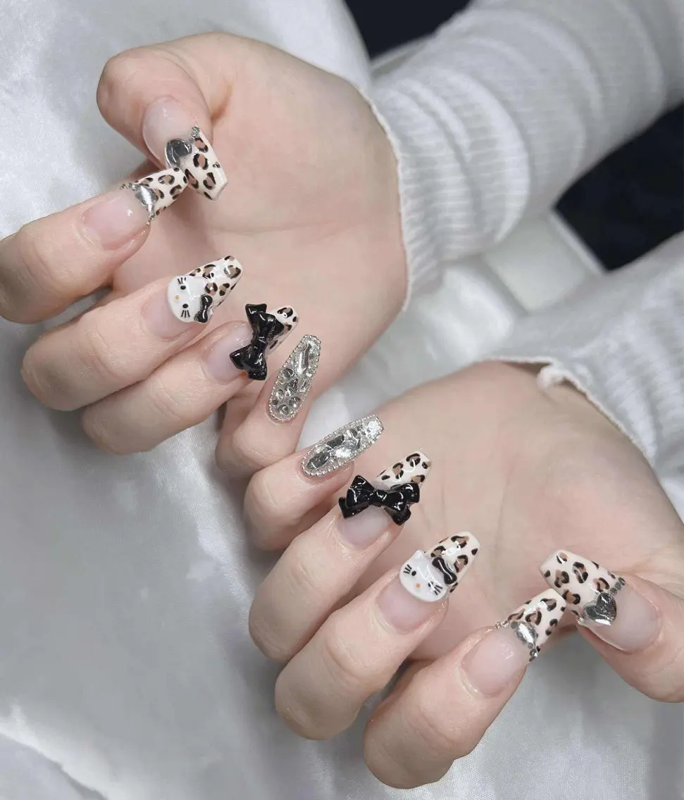 ネイル 長さ出し グラデーション 卒業式 キラキラネイル マグネットネイル ハンドネイル Lee Nailsのネイルデザイン