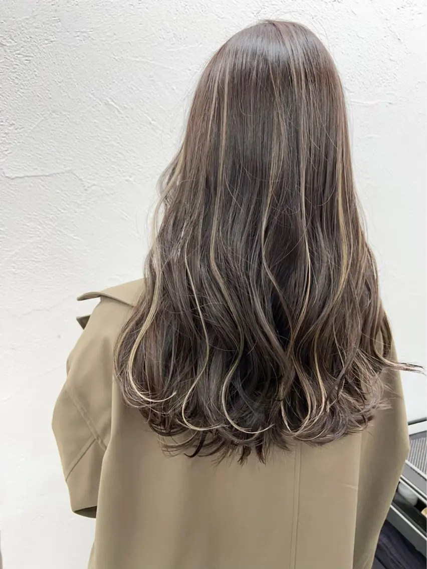 ロング カラー ブリーチ ケアブリーチ ハイライトカラー ハイライト ☀️東京→岡崎☀️ ハイライト青山彪雅のヘアスタイル