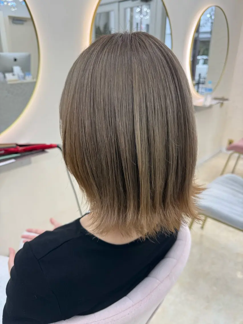 カラー ベージュカラー ハイトーンカラー ヘアカラー トリートメント 🌷ハイトーン×レ イヤー🌷澤畑まりあのヘアスタイル