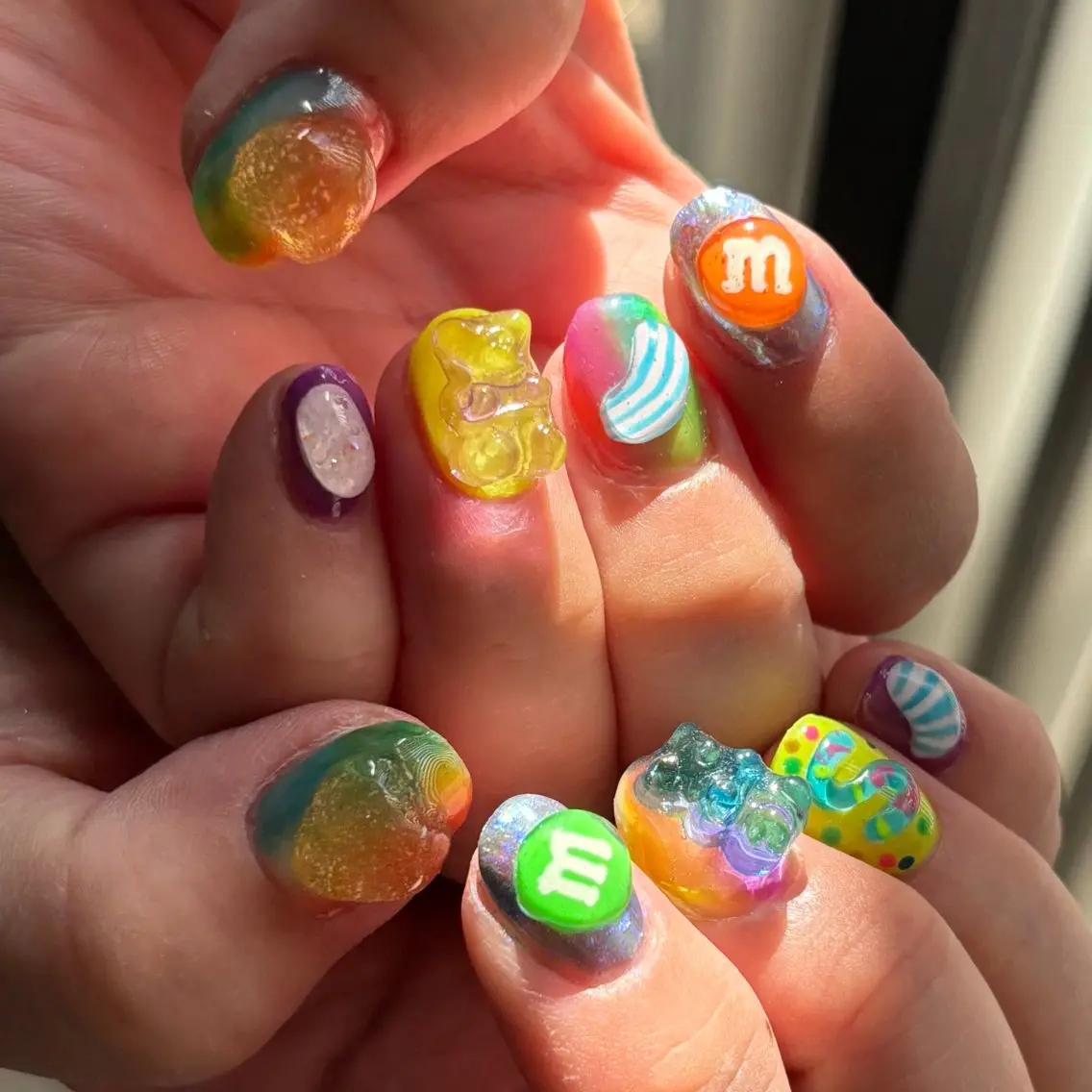 ネイル ハンドネイル 🪐富島彩夏 /海外nail🪐のネイルデザイン