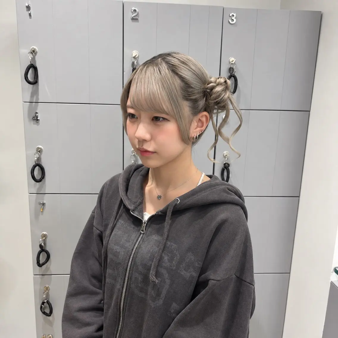 セミロング ヘアアレンジ ヘアセット 艶カラー/アレンジ/ yuzu🐈⬛🩶のヘアスタイル