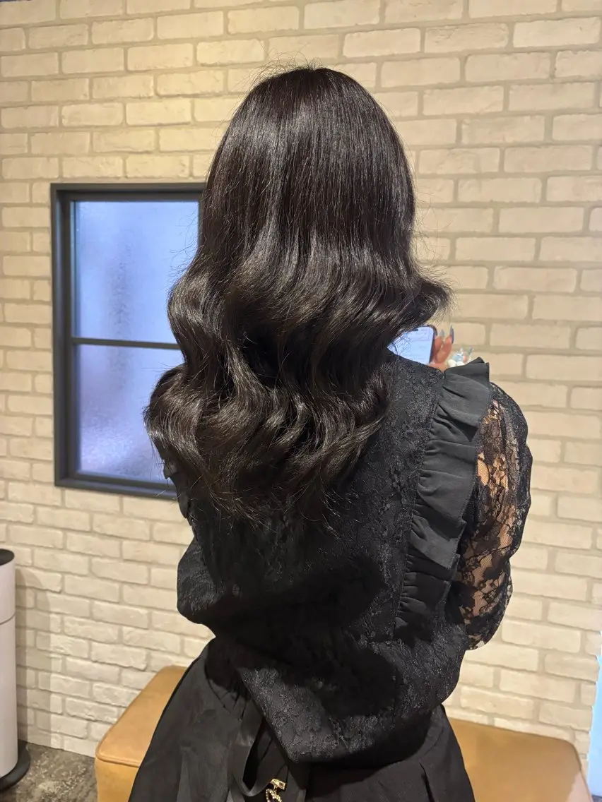 カラー ヘアカラー Haruka🐈‍⬛ 暖色・艶カラーのヘアスタイル