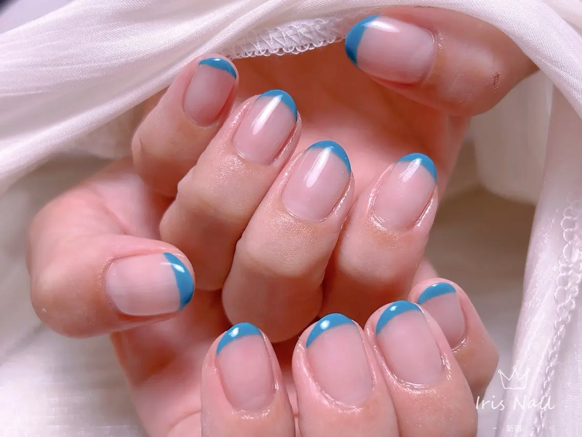 ネイル フレンチネイル ジェルネイル グラデーション 韓国ネイル マグネットネイル ハンドネイル 【長さ出し】 IRIS NAILのネイルデザイン