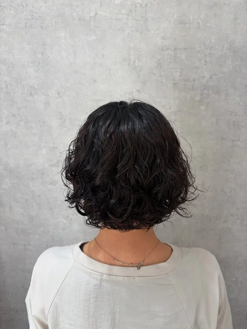 ショート パーマ 艶髪/透明感カラー 下山 萌華のヘアスタイル
