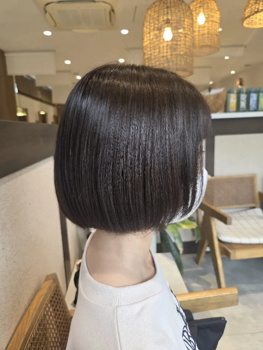 ショート アッシュ アッシュブラウン 谷津 瞳のヘアスタイル