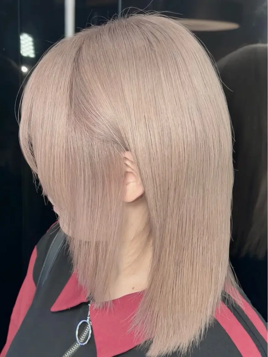 ミディアム カラー ブリーチ ケアブリーチ ヘアカラー Rino/ハイトーン /ハイレイヤーカットのヘアスタイル