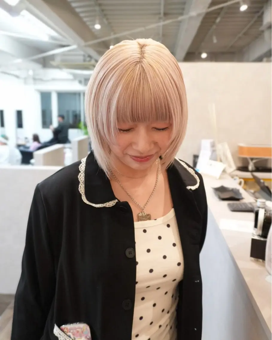 ショート カラー ヘアカラー レイヤー/ハイトーン ヒガシサヨのヘアスタイル