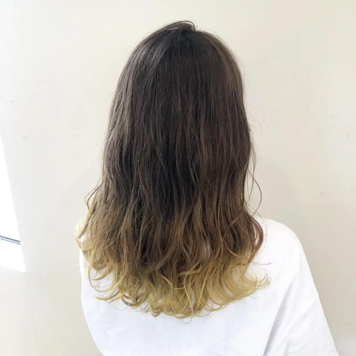 ミディアム イエローカラー カット ヘアカラー トリートメント Eir-noah- 武中 直矢のヘアスタイル