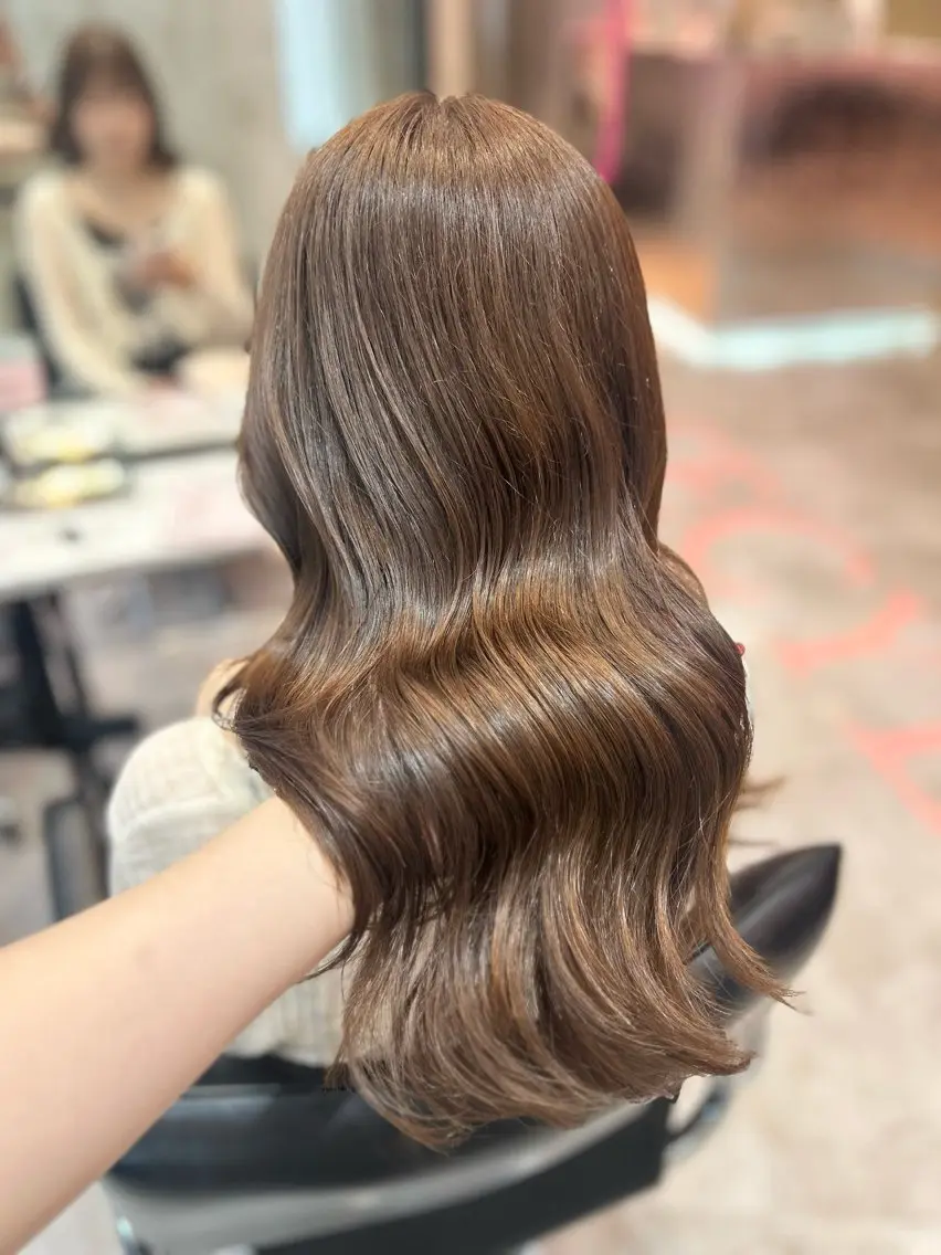 セミロング カット ヘアカラー トリートメント レイヤーカット ✨️MOMOEのヘアスタイル