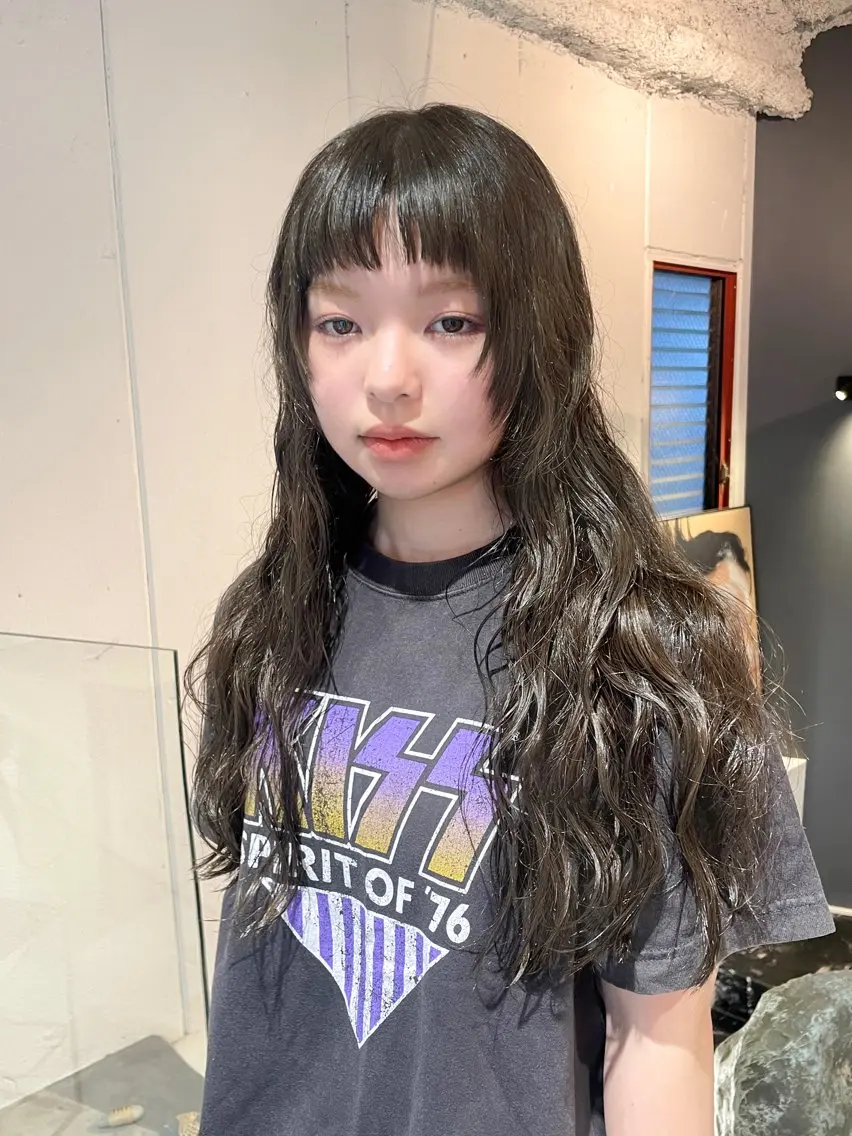 ロング カラー ヘアアレンジ ベージュカラー オリーブベージュ 顔まわりレイヤー 顔周りカット レイヤーカット ハッシュカット/ 韓国ヘア☽⋰mahoのヘアスタイル