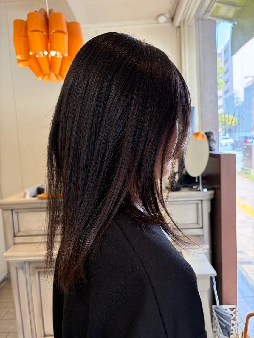 ミディアム NICCOLO室見 Erinaのヘアスタイル