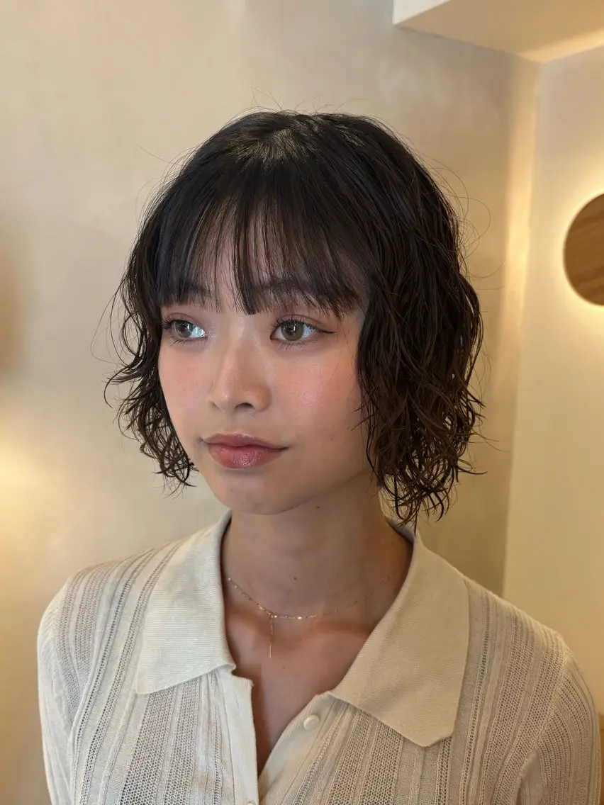ミディアム パーマ ミディアムパーマ ボブ カット パーマ シンバヒナノ/パーマ レイヤー/髪質改善のヘアスタイル