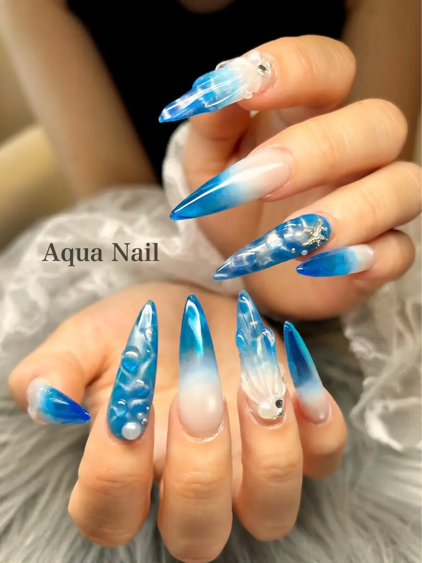 ネイル アートネイル ブルー グラデーション ロングネイル スカルプネイル ハンドネイル AQUA NAILのネイルデザイン