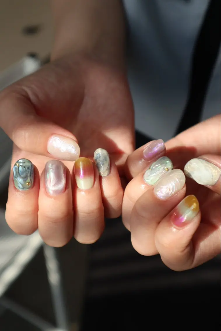 ネイル オーロラネイル ハンドネイル chika ／ nailのネイルデザイン