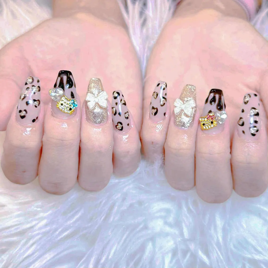 ネイル チークネイル 長さ出し フットネイル マグネットネイル 持ち込み ハンドネイル ANH NAIL ゴテゴテ専門店💎のネイルデザイン