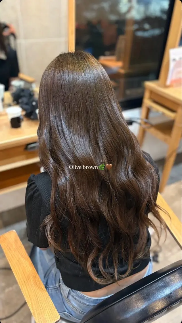 ロング カラー 土井 凜華のヘアスタイル