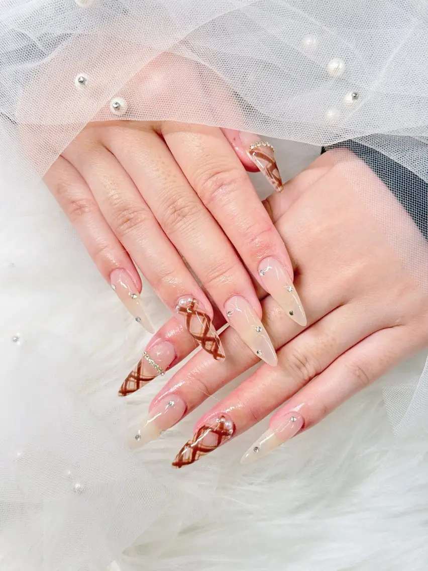 ネイル 韓国ネイル マグネットネイル 持ち込み Dyo Nail_Royalのネイルデザイン
