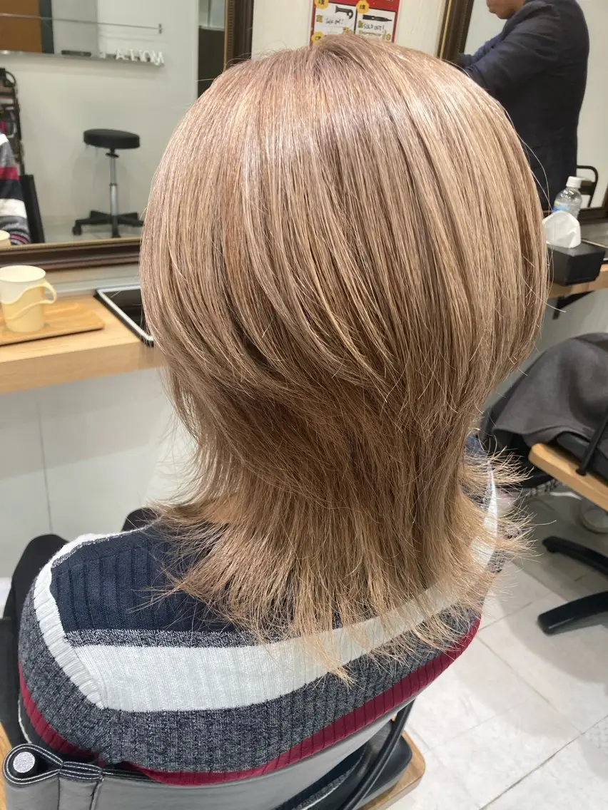 ミディアム カラー ベージュカラー ブリーチ ミルクティーベージュ 大野 まゆのヘアスタイル