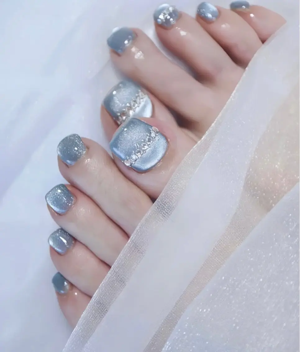 ネイル アートネイル オーロラネイル チークネイル フレンチネイル ガラスフレンチ フットネイル 🎀YooLi Nail salonのネイルデザイン