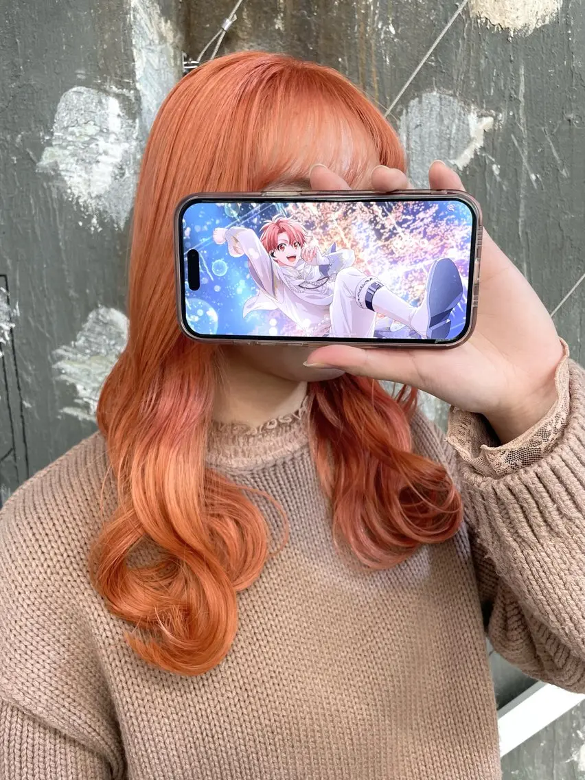 ミディアム カラー ヘアカラー トリートメント インナーカラー 推し ブリーチ 髪質改善のヘアスタイル
