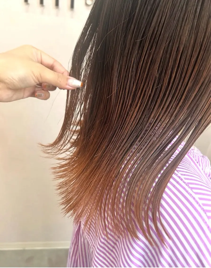 ミディアム カット ヘアカラー トリートメント Chihiro .のヘアスタイル