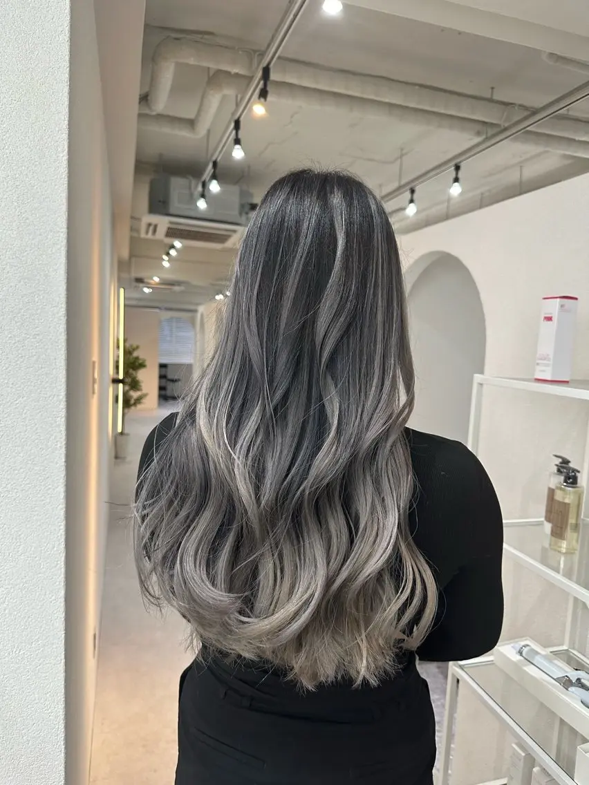 ロング カラー 韓国レイヤー透明感 カラーヨウスケのヘアスタイル