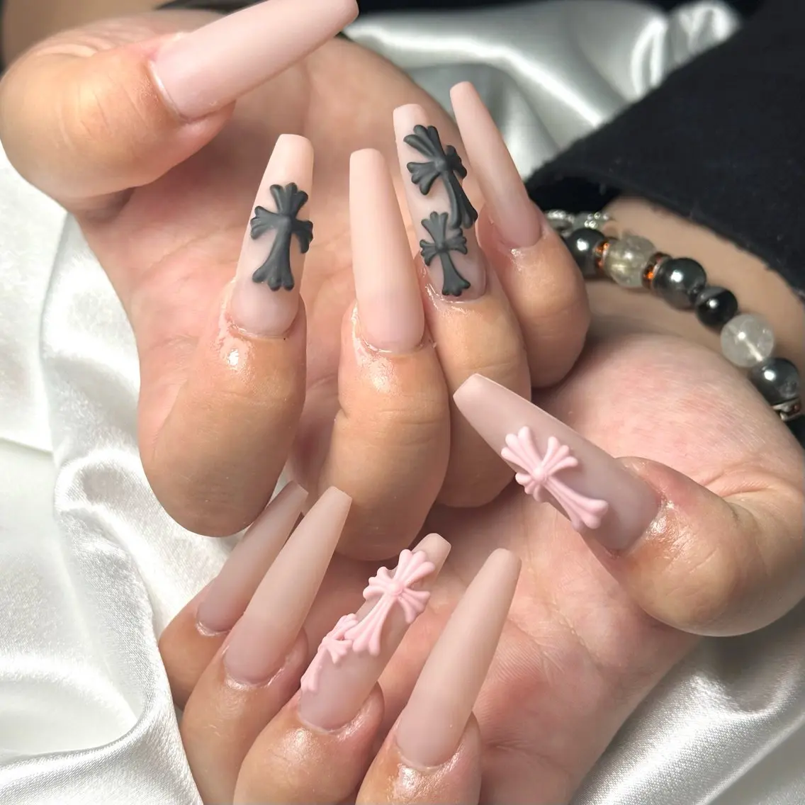 ネイル ハンドネイル ルシイ🎀新宿長さ 出しパーツ専門店のネイルデザイン