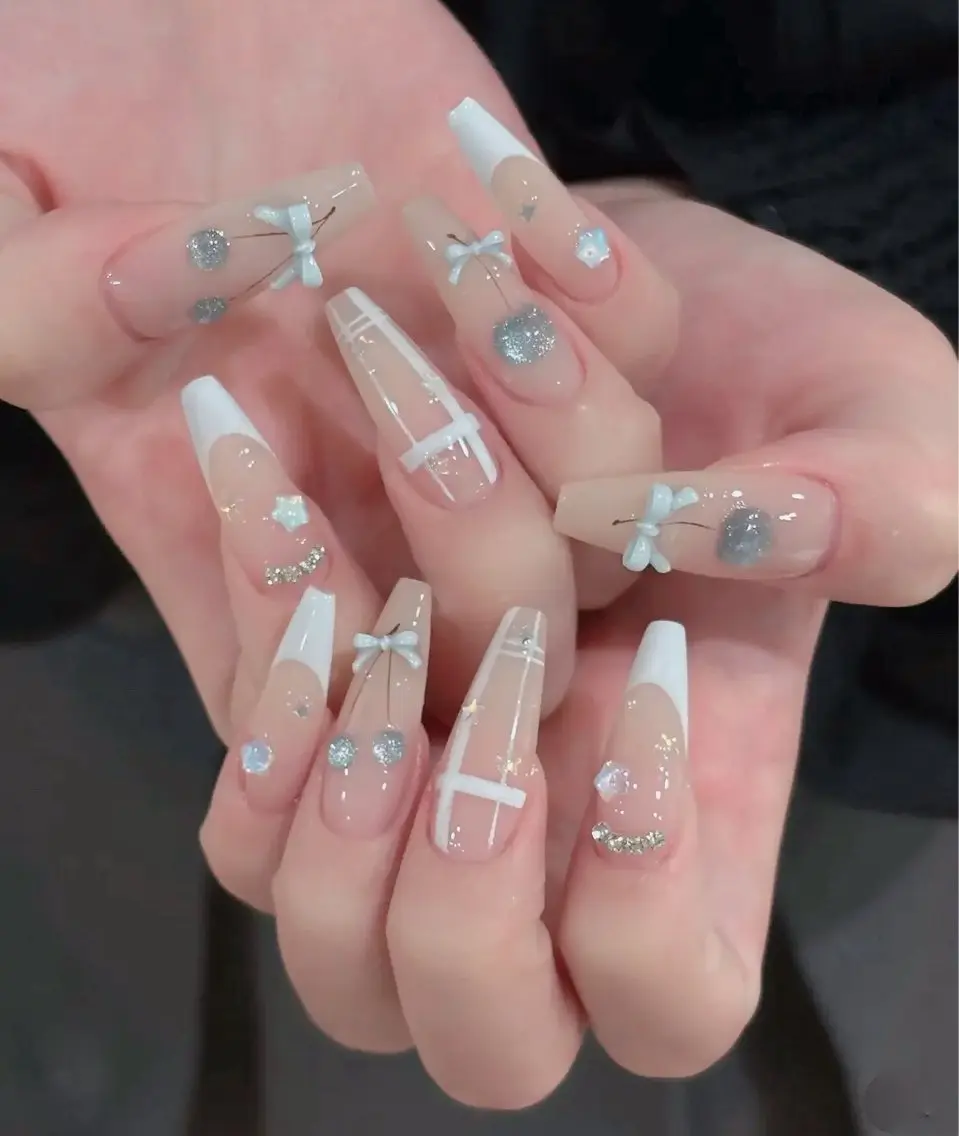 ネイル アートネイル ボルドー フレンチネイル ジェルネイル 氷ネイル・うるうるネイル ハンドネイル Julie Nail Hinのネイルデザイン