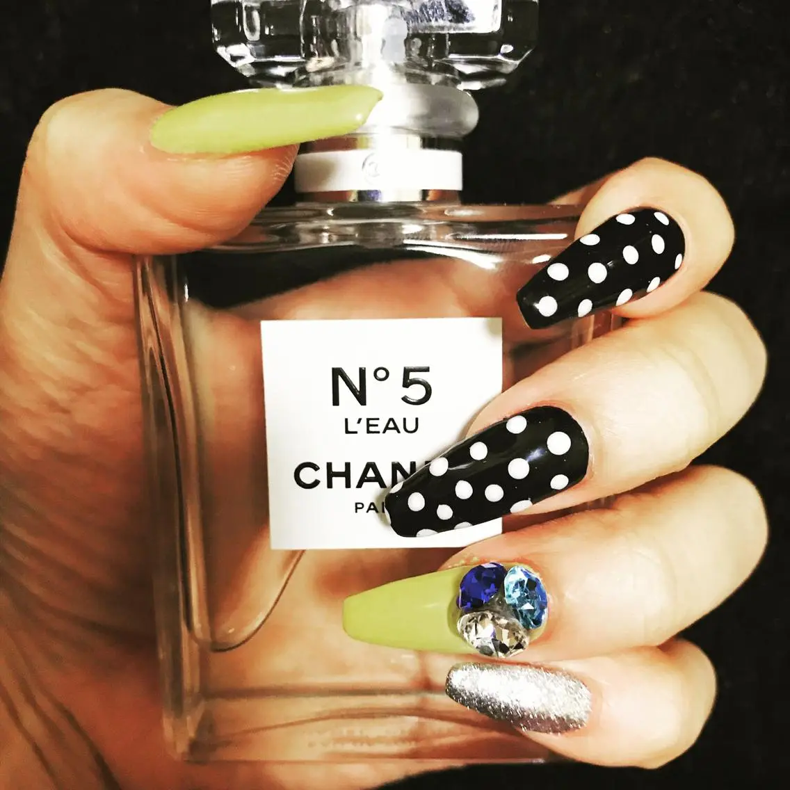 ネイル ドット 🌙🫧CHARME (RUKA)🦋🫧のネイルデザイン