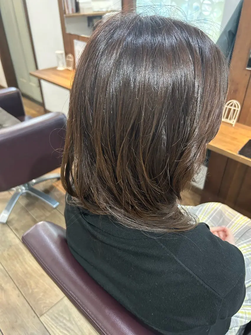 セミロング カット ヘアカラー 山口 千歌のヘアスタイル